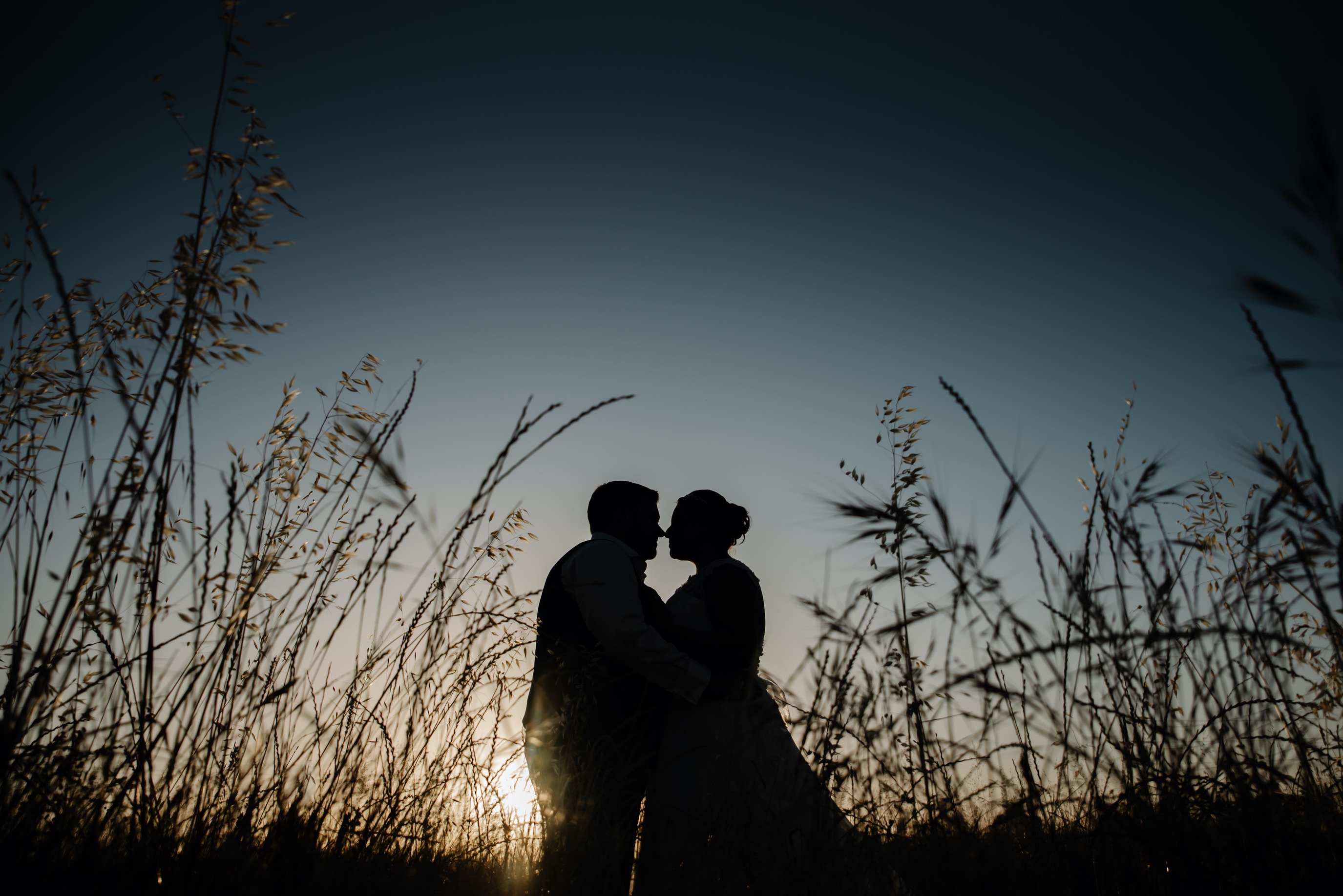 Riverbank wedding – Alyshia & Scotty